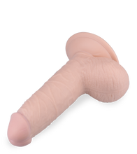 Laden Sie das Bild in den Galerie-Viewer, 17 cm langer XL-Naturdildo Softness