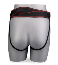 Laden Sie das Bild in den Galerie-Viewer, 18 cm langer realistischer Umschnalldildo