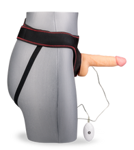 Laden Sie das Bild in den Galerie-Viewer, 18 cm langer Umschnalldildo mit 10 Modi