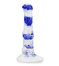 Laden Sie das Bild in den Galerie-Viewer, 26,5 cm langer Pferdedildo mit Saugnapf