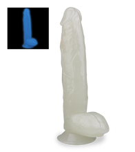 Laden Sie das Bild in den Galerie-Viewer, 26 cm langer phosphoreszierender Saugnapf-Dildo Lumino