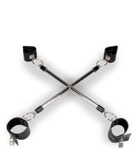 Laden Sie das Bild in den Galerie-Viewer, BDSM-Fesselstange für Hand- und Fußgelenke