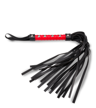 Laden Sie das Bild in den Galerie-Viewer, BDSM-Flogger Guilty
