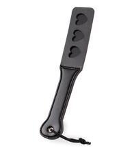 Laden Sie das Bild in den Galerie-Viewer, BDSM-Paddle aus Kunstleder mit Herzen