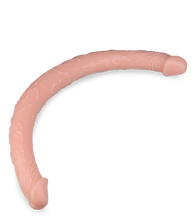 Laden Sie das Bild in den Galerie-Viewer, Biegsamer Riesen-Doppeldildo 44 cm
