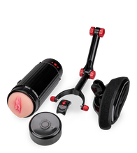 Laden Sie das Bild in den Galerie-Viewer, Freihand-Masturbator mit Gürtel und Vagina-Aufsatz