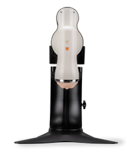 Laden Sie das Bild in den Galerie-Viewer, Freihand-Masturbator mit Vagina The Milkmaid