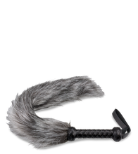 Laden Sie das Bild in den Galerie-Viewer, Fuchsschwanz-Peitsche