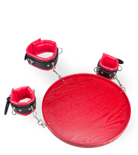 Laden Sie das Bild in den Galerie-Viewer, Hals- und Handfesseln mit Tablett für Sub