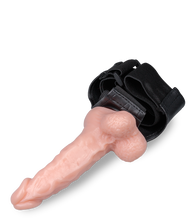 Laden Sie das Bild in den Galerie-Viewer, Hautfarbener Umschnalldildo mit O-Ring-Gurt