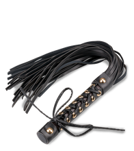 Laden Sie das Bild in den Galerie-Viewer, Kleiner Flogger mit Schnürung