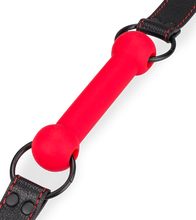 Laden Sie das Bild in den Galerie-Viewer, Knebel mit Beißstange aus Silikon und Kunstleder
