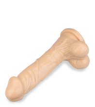 Laden Sie das Bild in den Galerie-Viewer, Naturdildo mit Saugnapf 22 cm