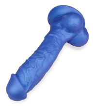 Laden Sie das Bild in den Galerie-Viewer, Saugnapf-Dildo aus medizinischem Silikon Wyatt