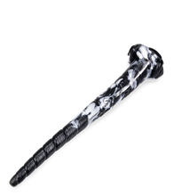 Laden Sie das Bild in den Galerie-Viewer, Saugnapf-Dildo Einhorn 45 cm