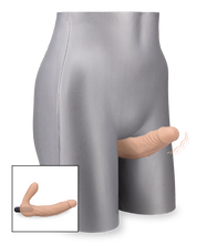 Laden Sie das Bild in den Galerie-Viewer, Vibrierender Strapless Strapon